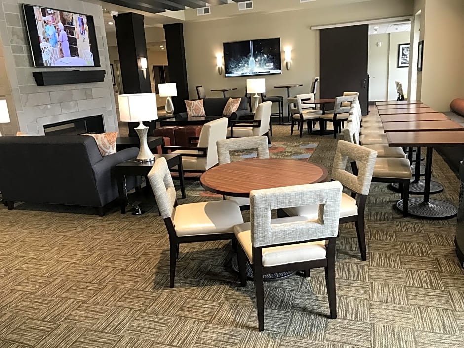 Staybridge Suites Madison - Fitchburg
