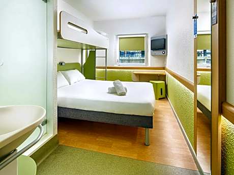 Standard Double Room with One Double Bed and One Single Bunk Bed - Accessible