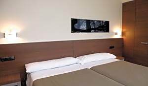 Photo 1 of 6 of Double Room