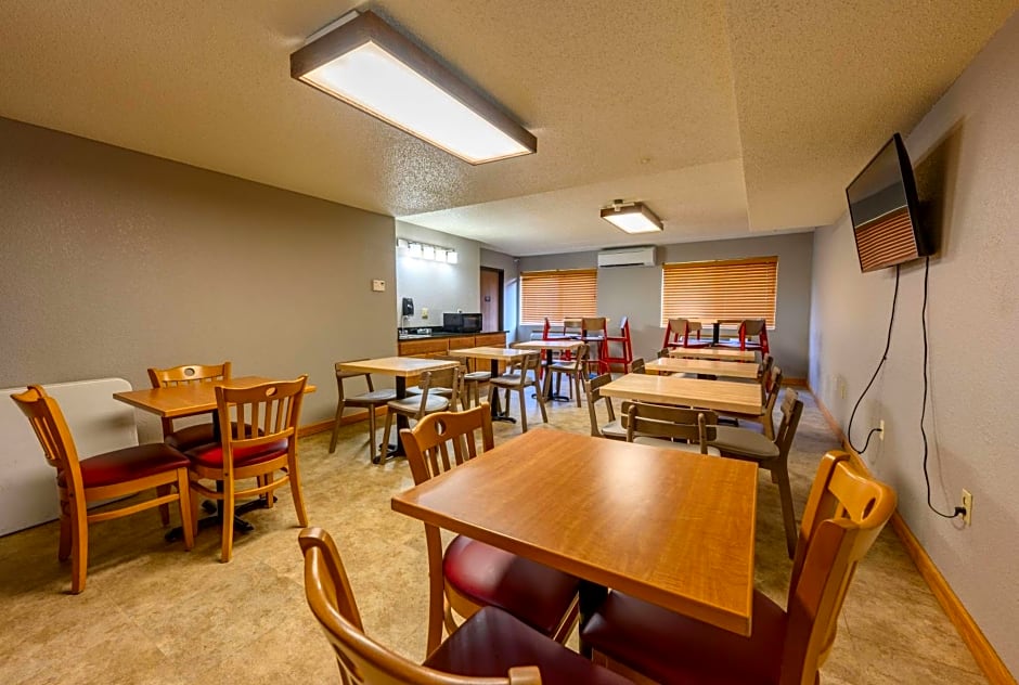 AmericInn by Wyndham Monroe