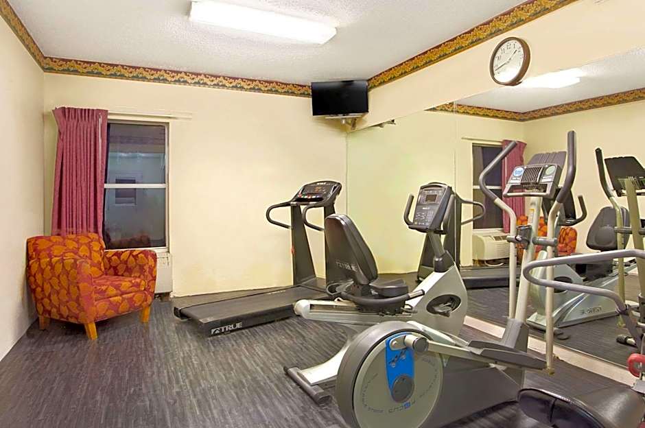 Days Inn & Suites by Wyndham Ridgeland
