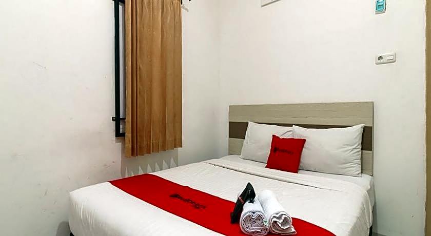 RedDoorz @ Tara Homestay Palembang