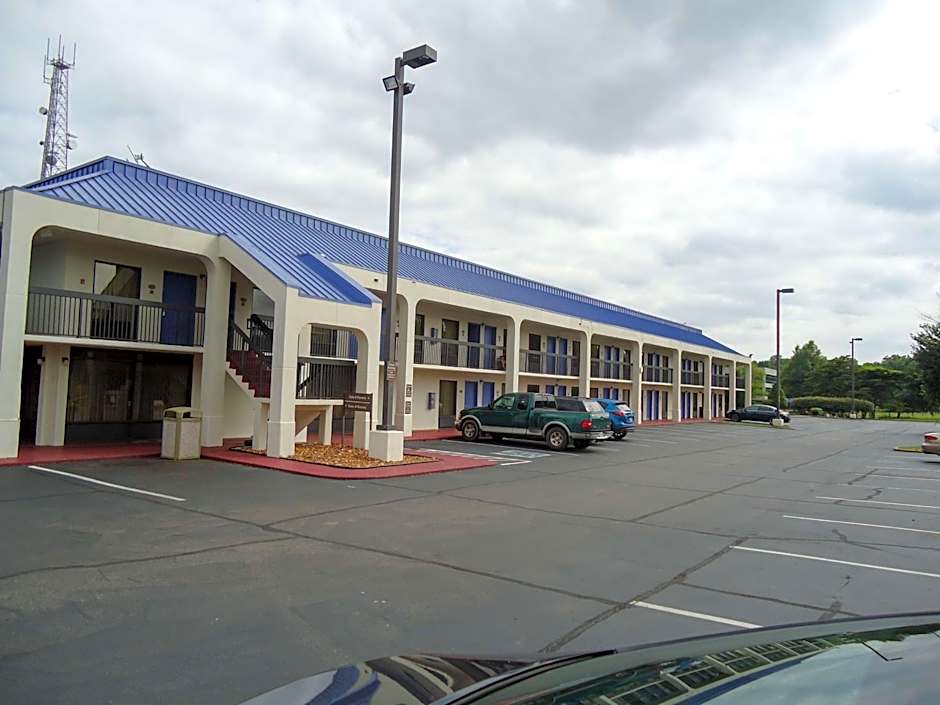 Motel 6-Memphis, TN - East