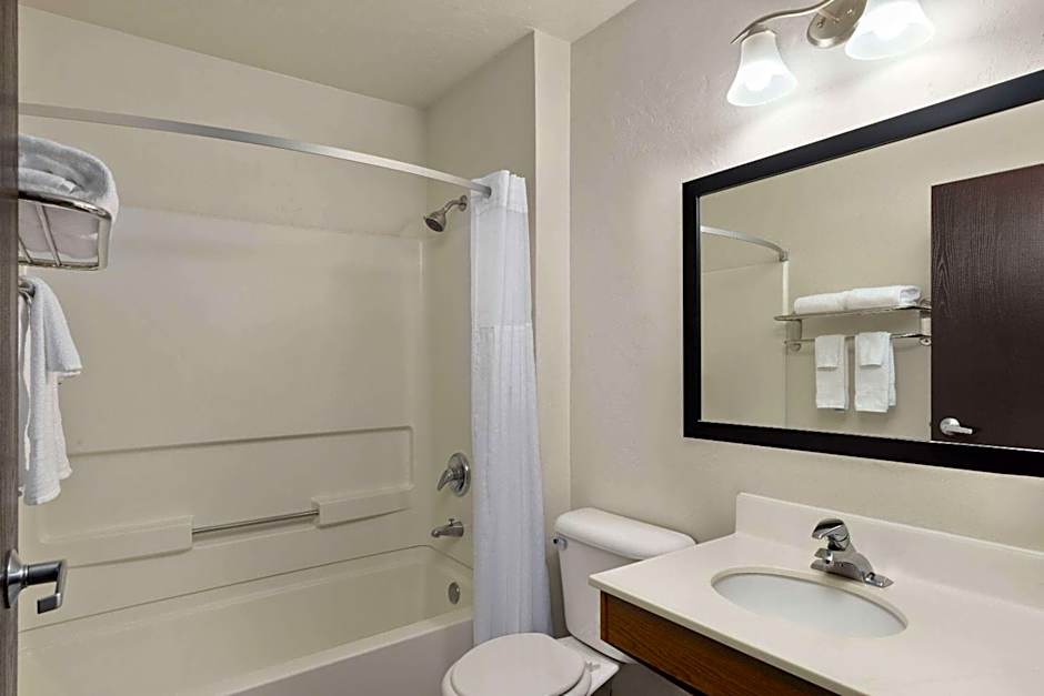 Super 8 by Wyndham Roseburg