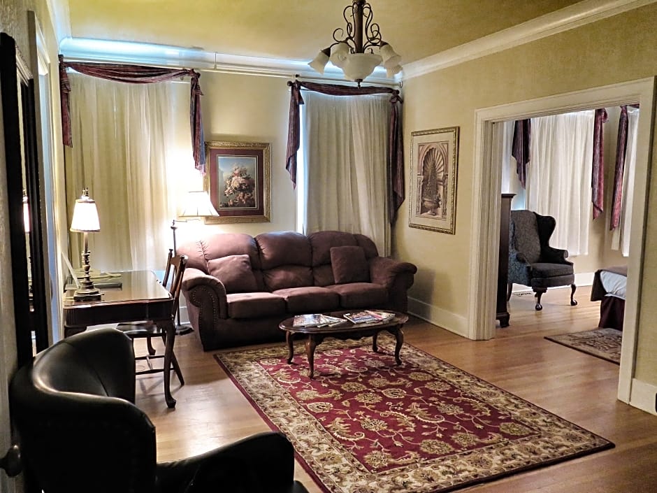 MarQueen Hotel