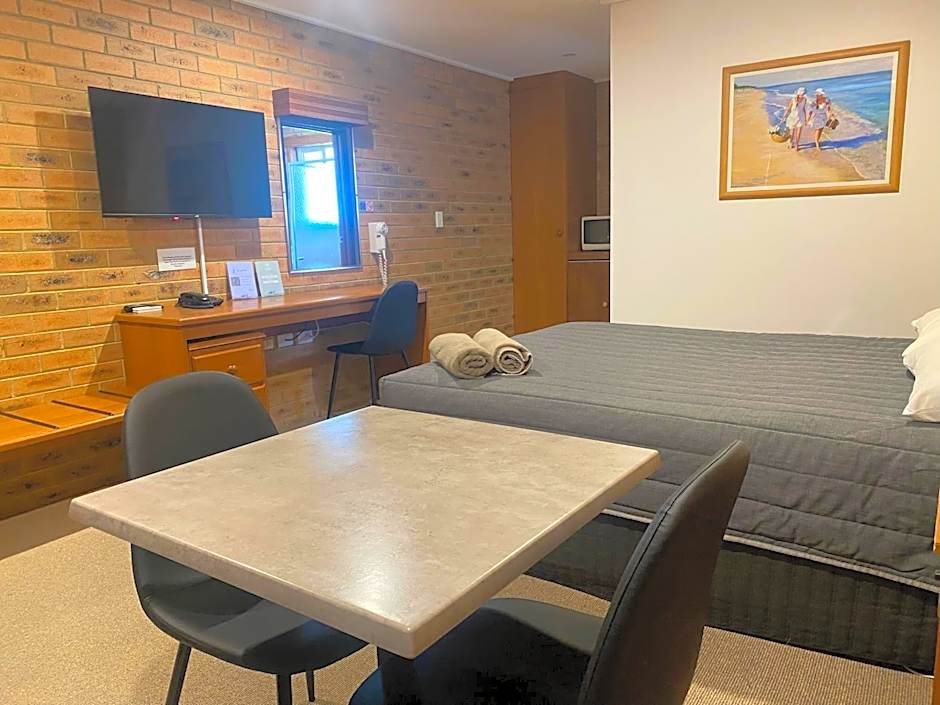 Quays Motel San Remo