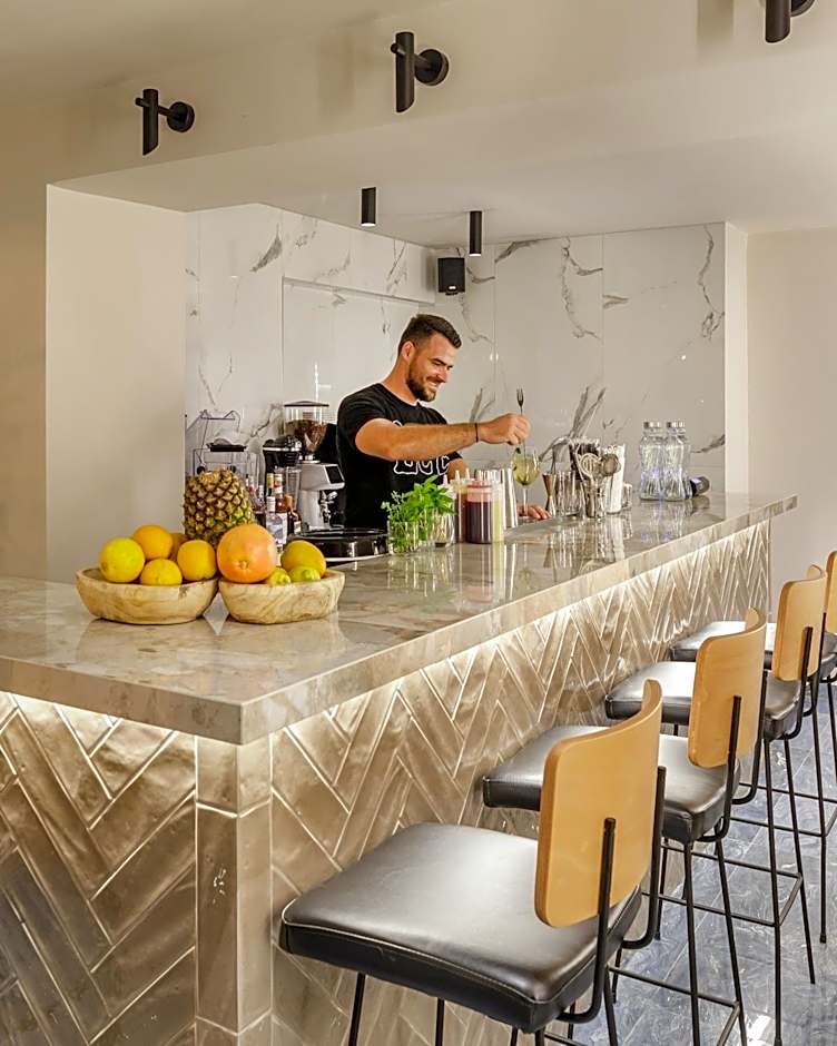 Costa De Luxe Suites