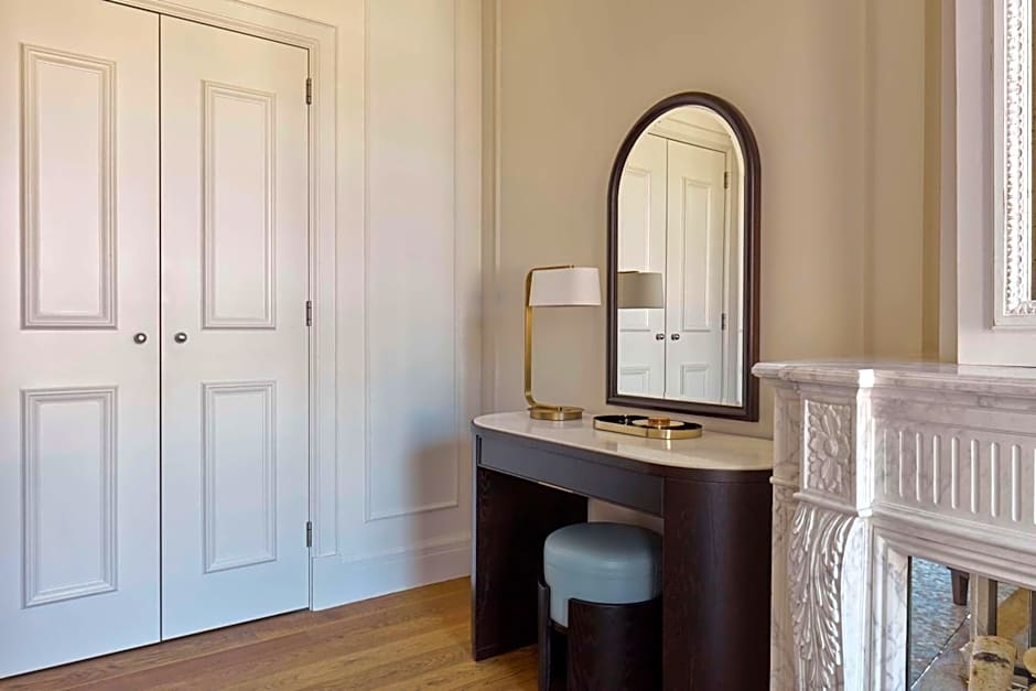 Waldorf Astoria By Hilton Amsterdam