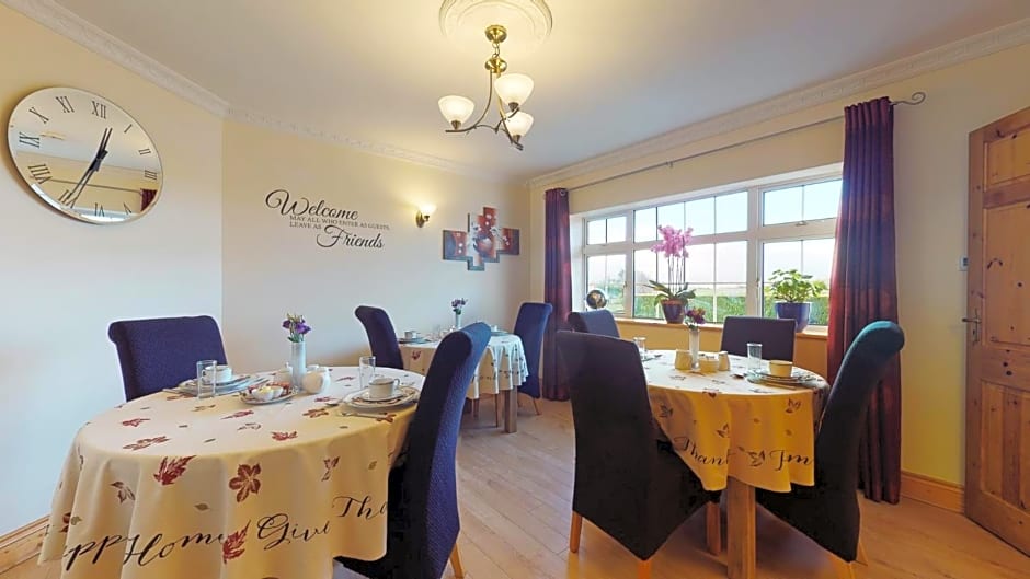 Ross Beach Family Farmhouse B&B