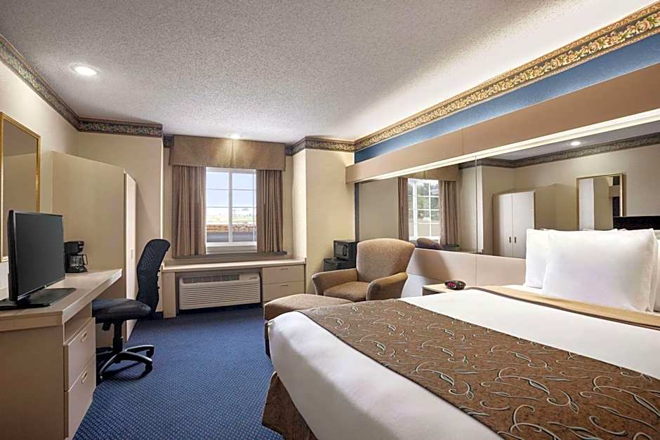 Travelodge by Wyndham Fort Scott