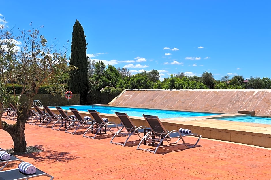 Pousada Convento de Arraiolos - Historic Hotel