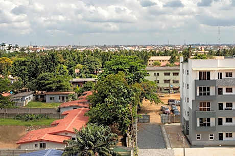 One-Bedroom Executive King Suite with Club Lounge Access