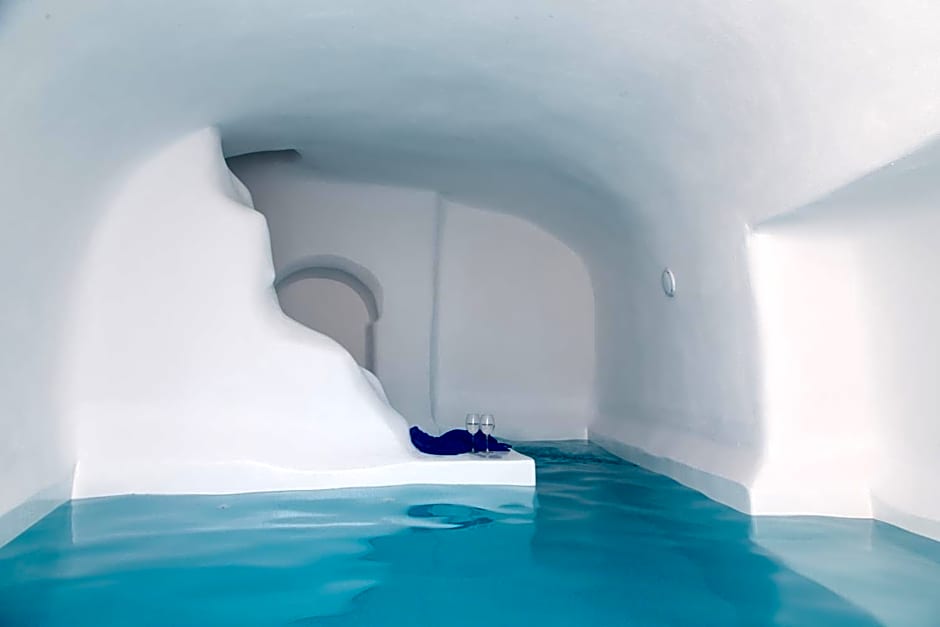 Trieris Villa & Suites