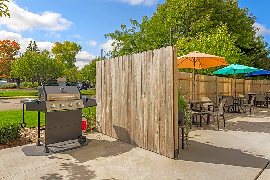 Best Western Plus Isanti