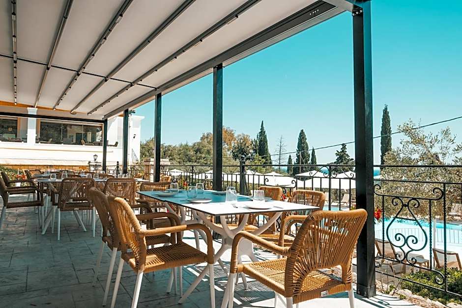 Crystal Blue Hotel, Barbati