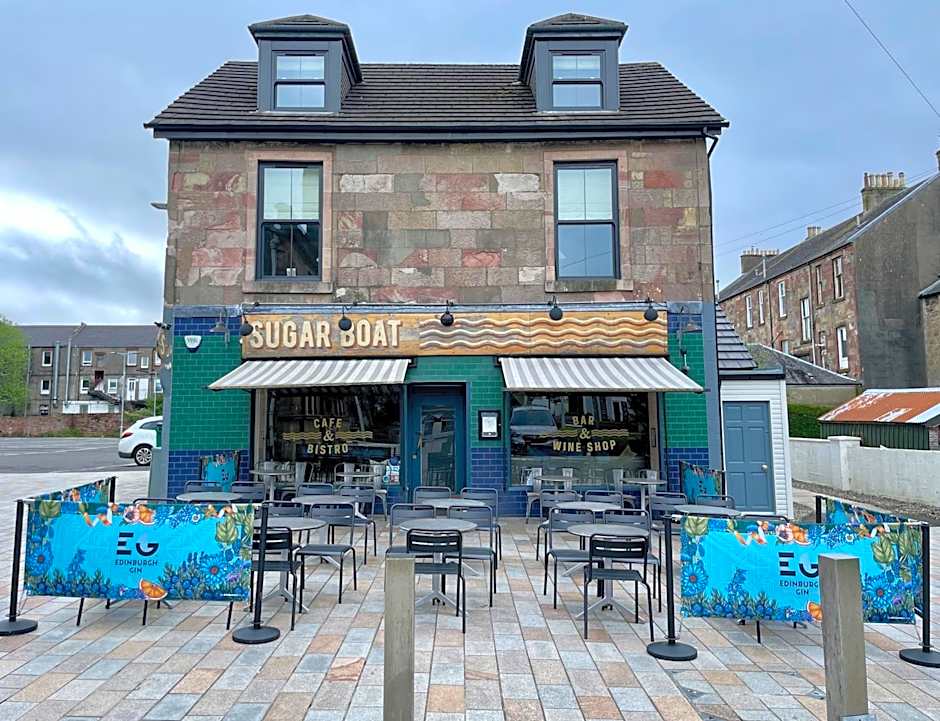 Rooms Above Sugar Boat