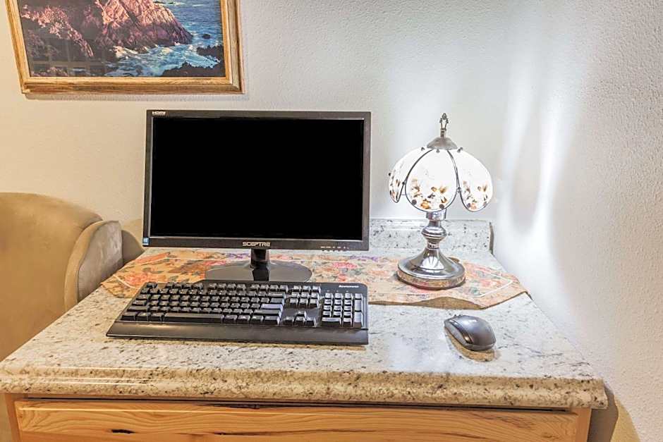 Travelodge by Wyndham Depoe Bay