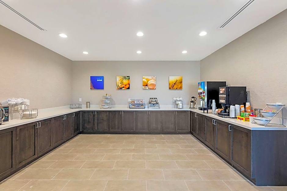 Comfort Inn & Suites Balch Springs - SE Dallas