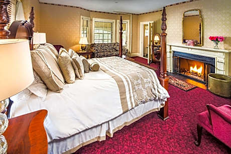 Queen Superior Manor Room - Breakfast and Dinner Included