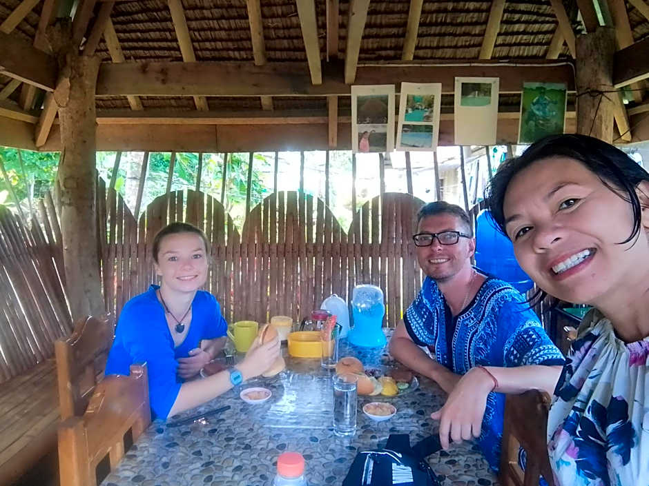 LHOYJEAN Garden Hostel