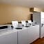 Red Roof Inn & Suites Houston - Hobby Airport