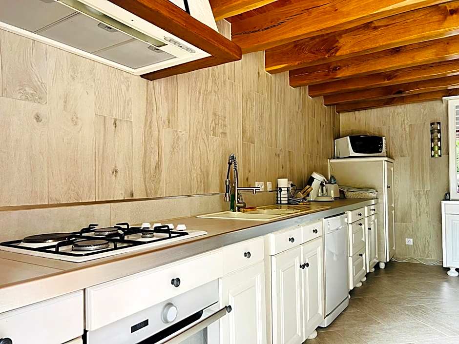 Le Mas des Mathes, Chambres d'hôtes, Studios