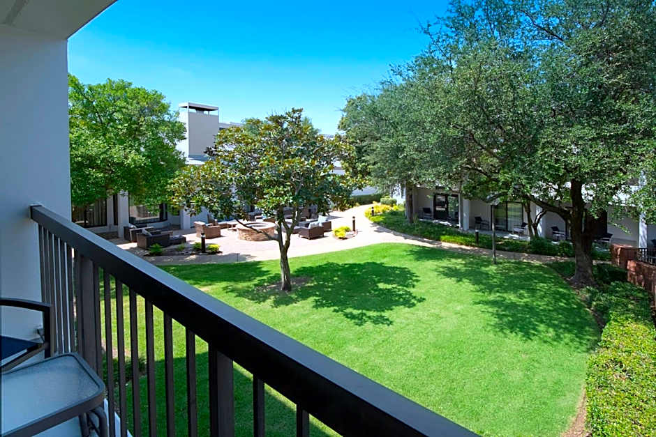 Courtyard by Marriott Dallas Las Colinas