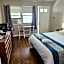 Lake Shore Farm Inn