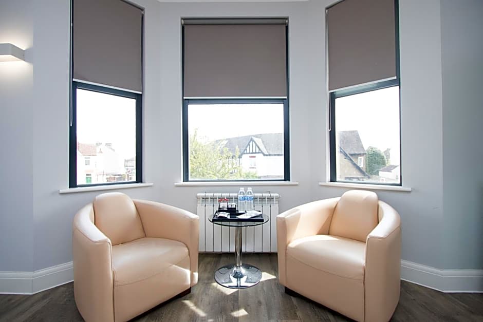 Westciti Caroco Aparthotel