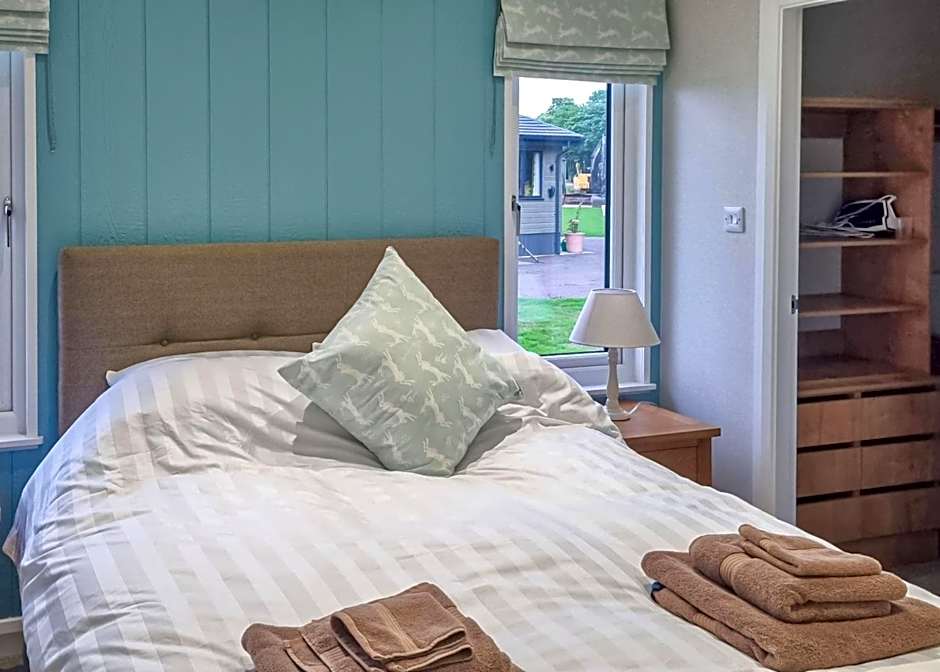 Lakeside Luxury Lodges