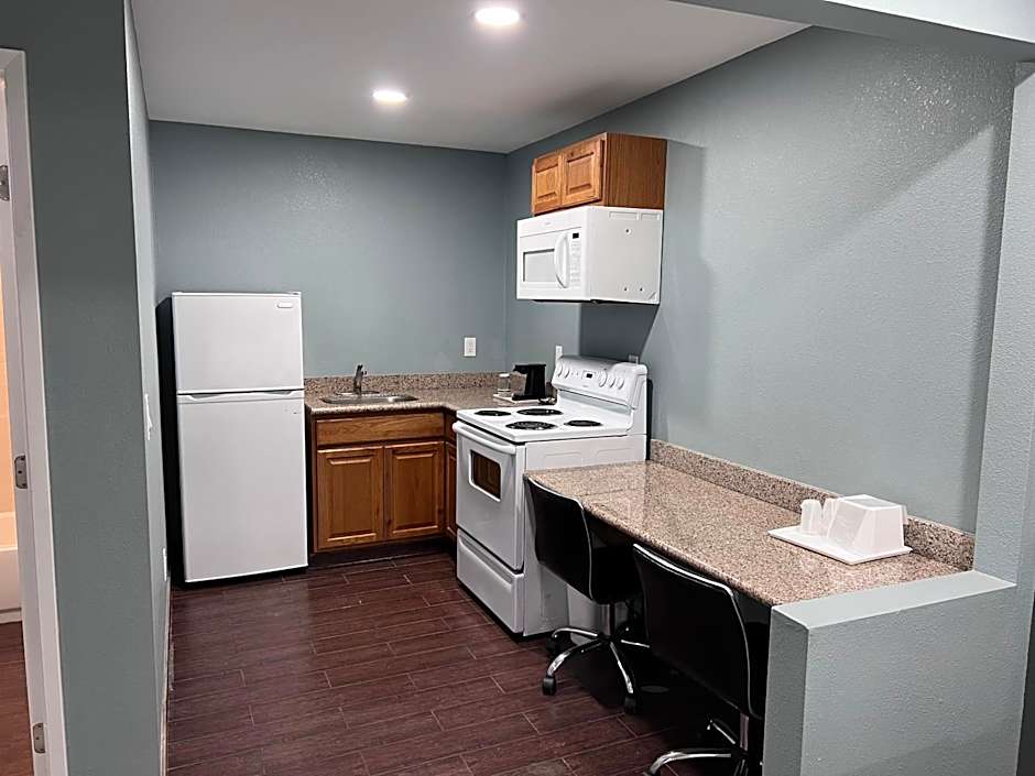 Surf City Inn & Suites