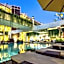 Vouk Hotel & Suites
