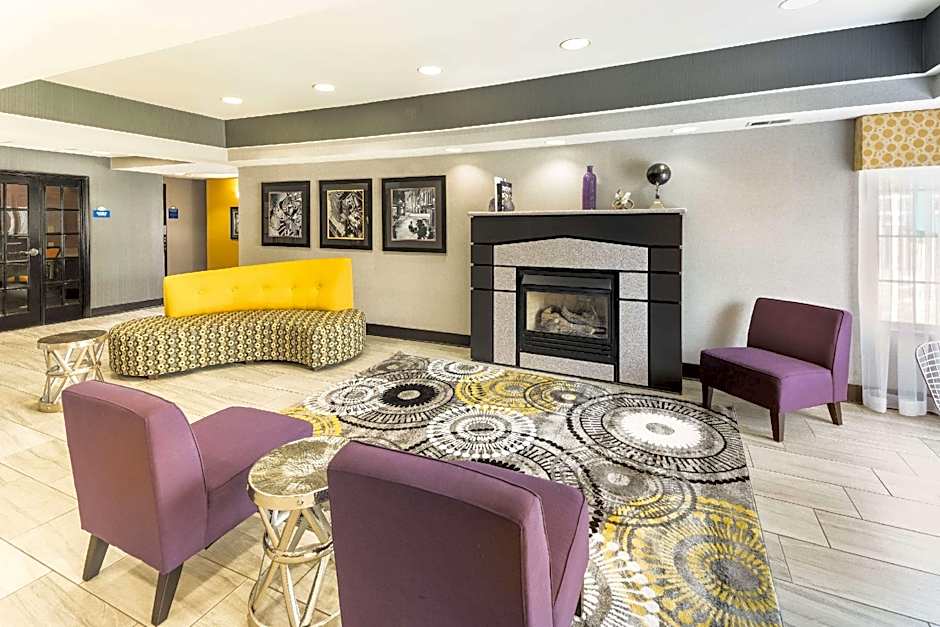 Days Inn & Suites by Wyndham Union City