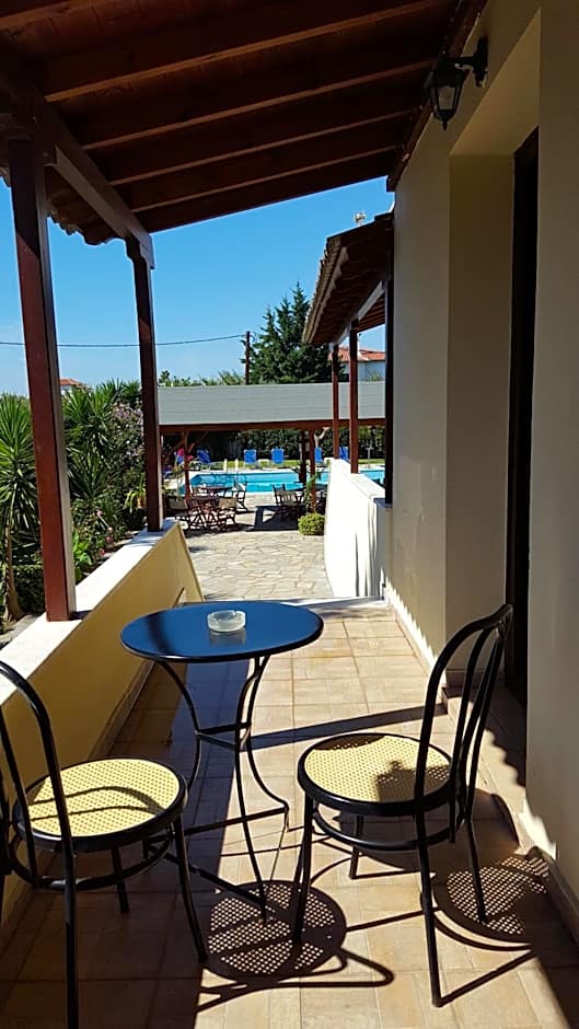 Palirria Hotel & Studios