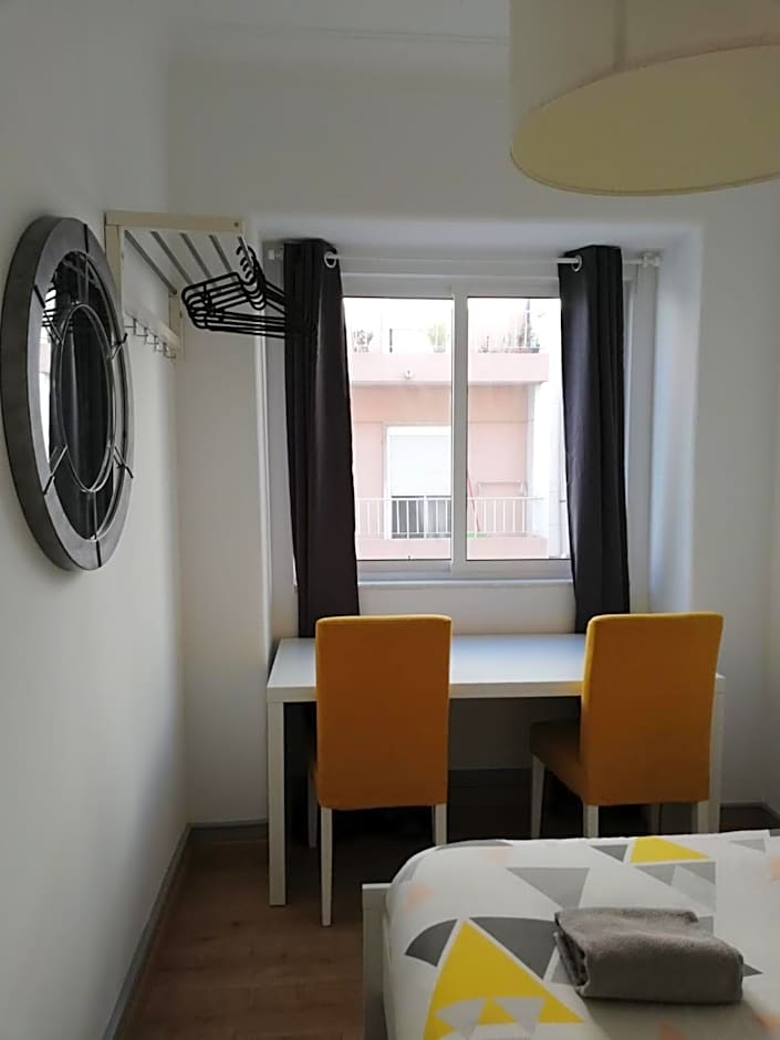 BED&SHOWER Moscavide -Self Check-In