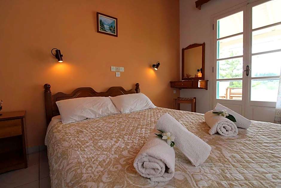 Frankis Apartments Agios Spyridonas Perithia