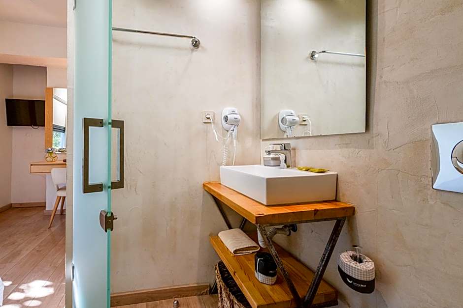 Panellinion Luxury Rooms