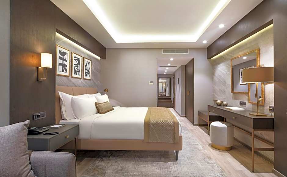 Photo 1 of 5 of Junior Suite, Sea View
