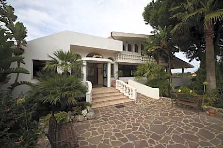 Villaggio Pineta Petto Bianco