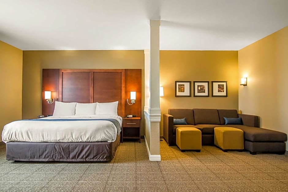Comfort Suites - Dodge City