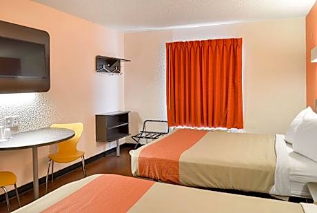 2 Full Beds | Non-Smoking, Micfridge