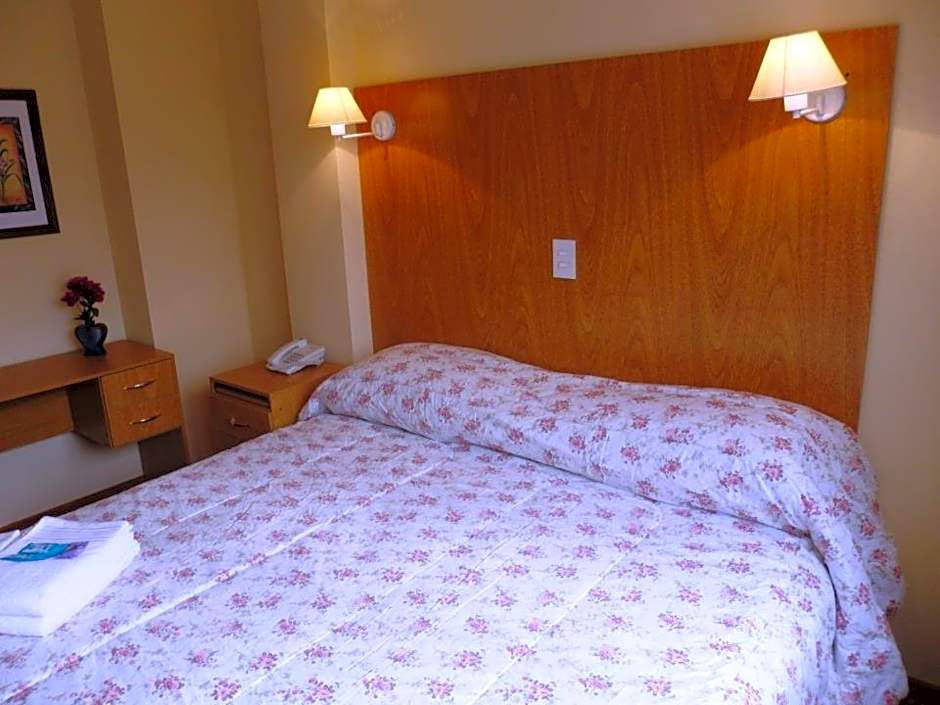 Juramento de Lealtad Townhouse Hotel