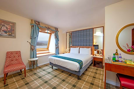 Junior Suite with Loch View - Room Only - Non Refundable