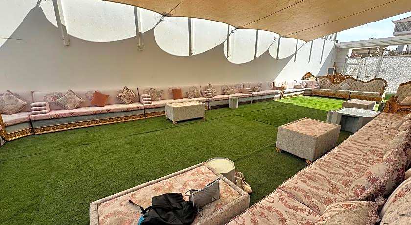 International-Abu Dhabi Hostel Villa