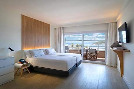 The Loft Junior Suite Front Sea View