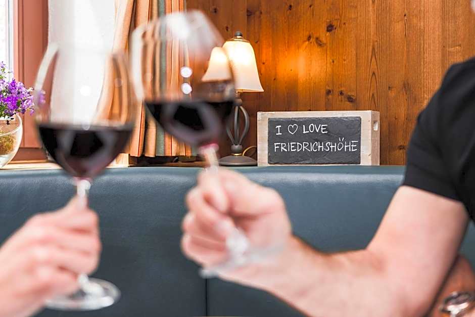 Berghotel Friedrichshöhe - Sauna, Pool & Natur