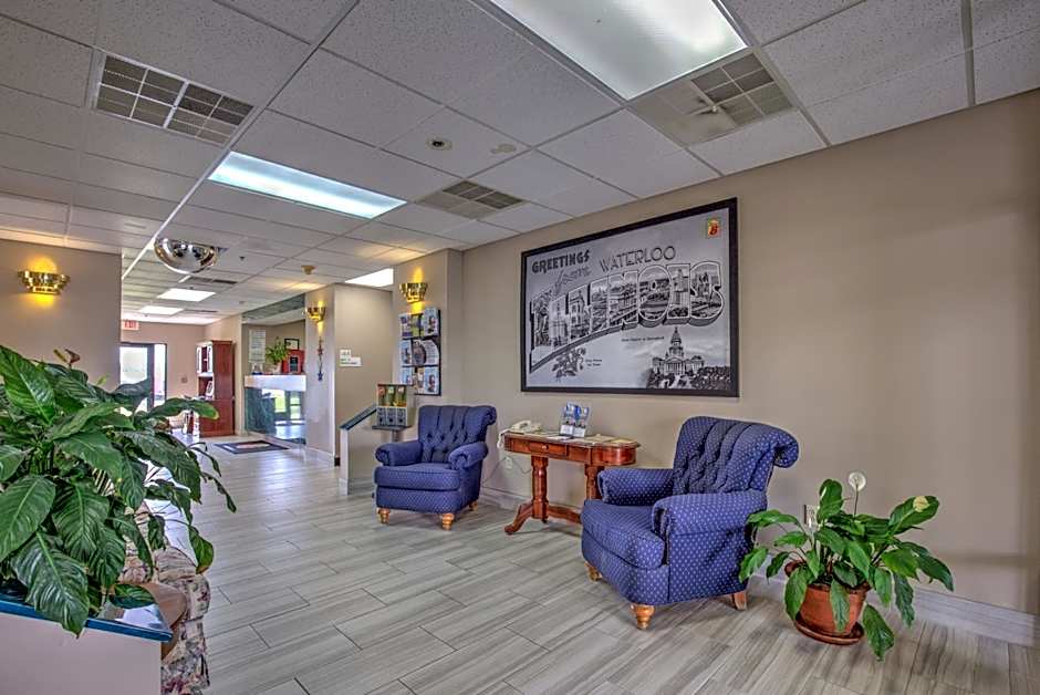 Super 8 by Wyndham Waterloo