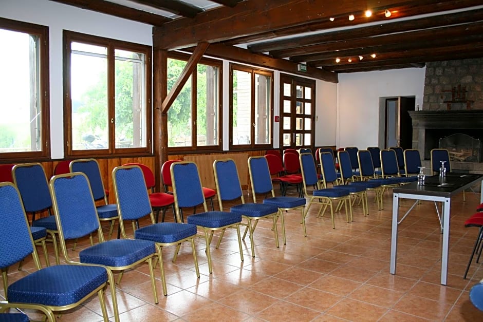 Auberge de la Petite Ferme, Super-Besse Est, The Originals Relais
