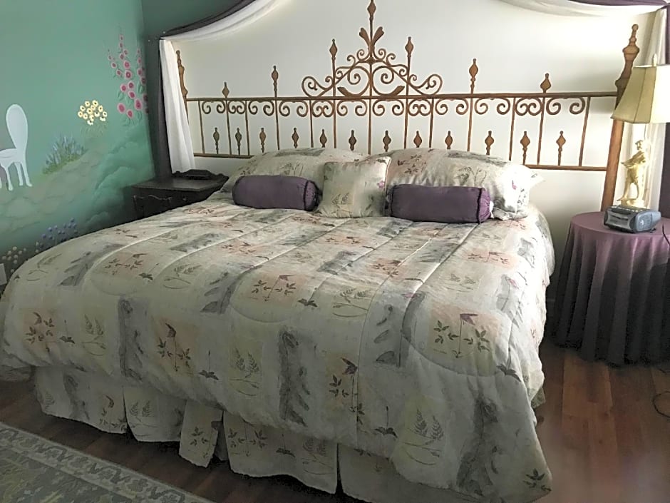 Golden Pathways Retreat B&B