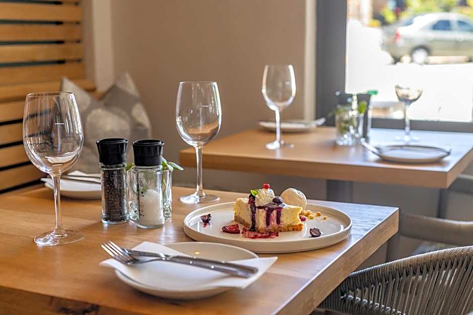 Plett Quarter Hotel - Lion Roars Hotels & Lodges